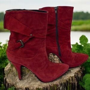🤑10/$100 Vero Cuoio Italian red suede Victorian ankle booties boots 38/7